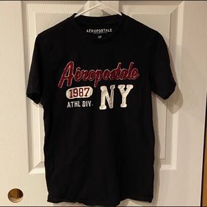 🌸Men’s Aeropostale shirt. Size small